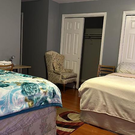 Divine Villa Guest House 65 Sherman 6Mins To Airport And 4Mins To Penn Station Newark Kültér fotó