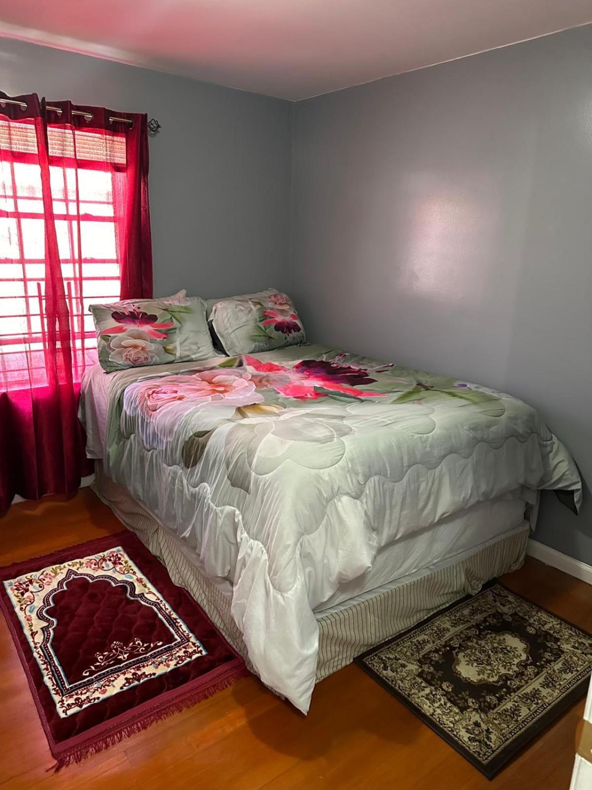 Divine Villa Guest House 65 Sherman 6Mins To Airport And 4Mins To Penn Station Newark Kültér fotó
